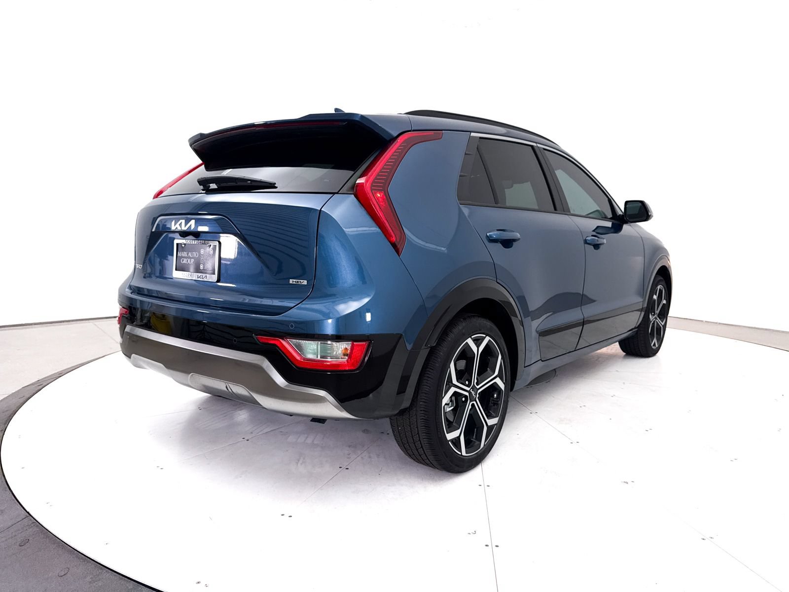 Certified 2025 Kia Niro EX Touring FWD image 19