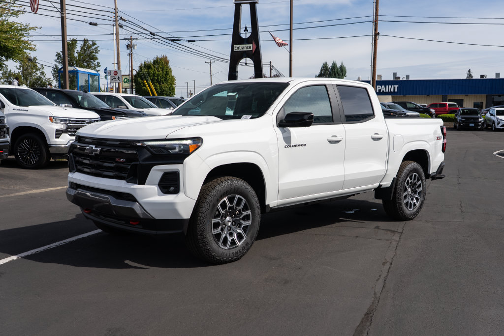 New 2026 Chevrolet Colorado Z71 w/ Technology Package AWD/4WD image 3
