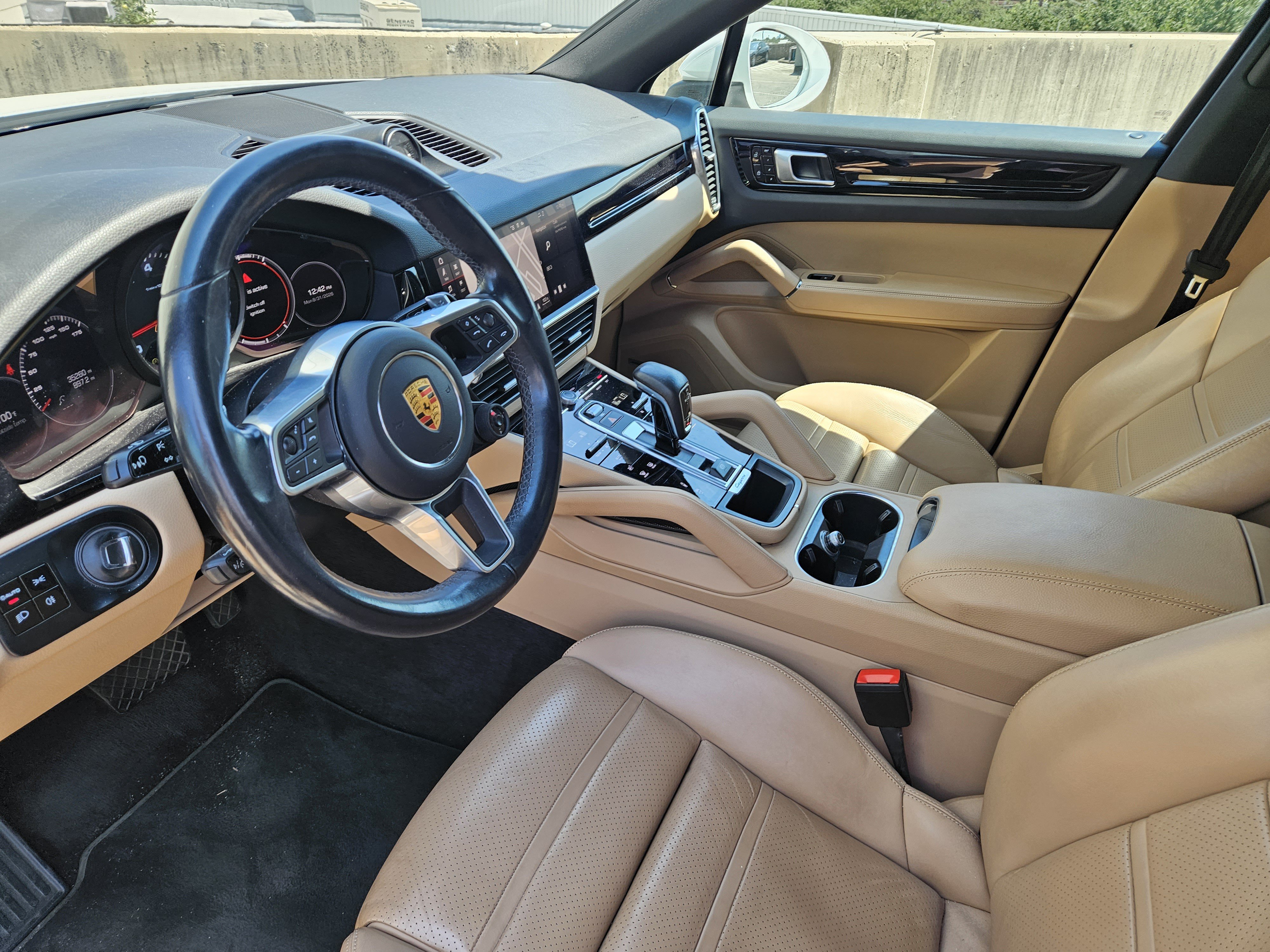 Certified 2021 Porsche Cayenne Coupe AWD/4WD image 4