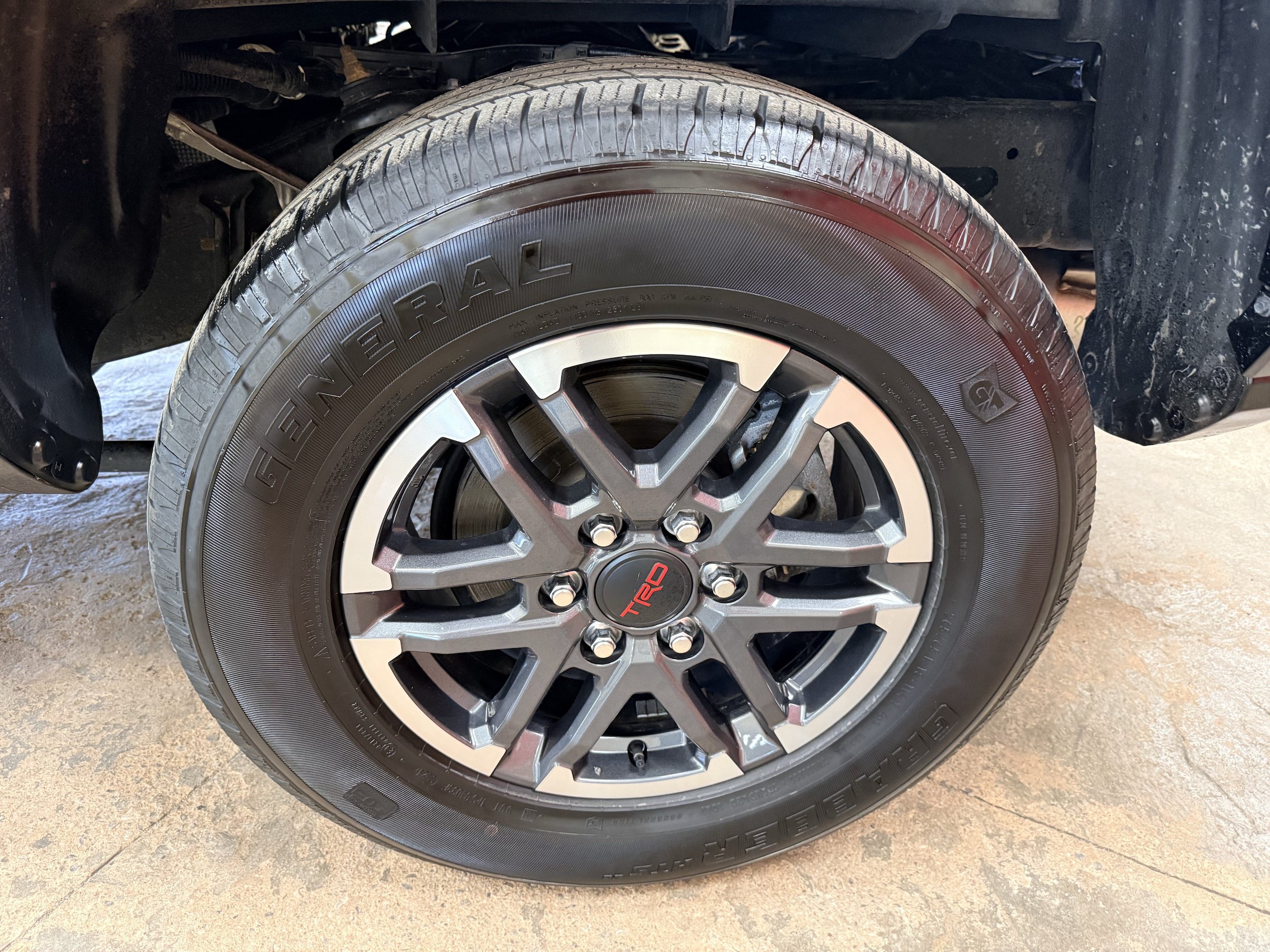 Used 2024 Toyota Tacoma TRD Sport w/ TRD Sport Premium Package AWD/4WD image 15