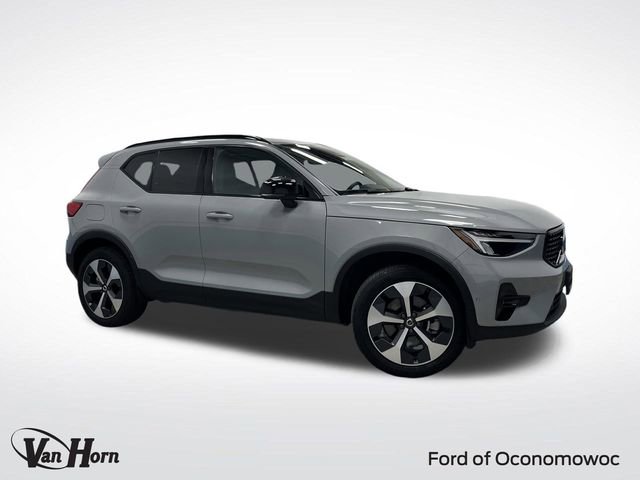 Used 2024 Volvo XC40 B5 Plus