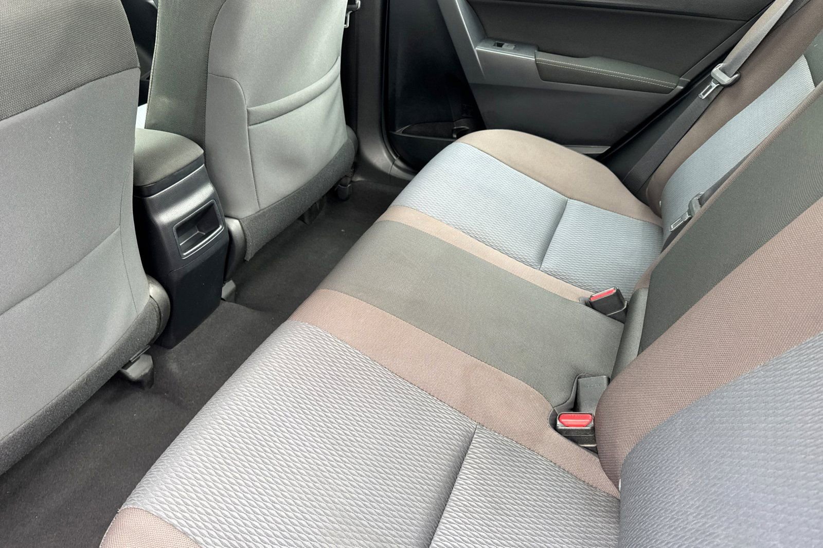 Used 2019 Toyota Corolla LE image 12