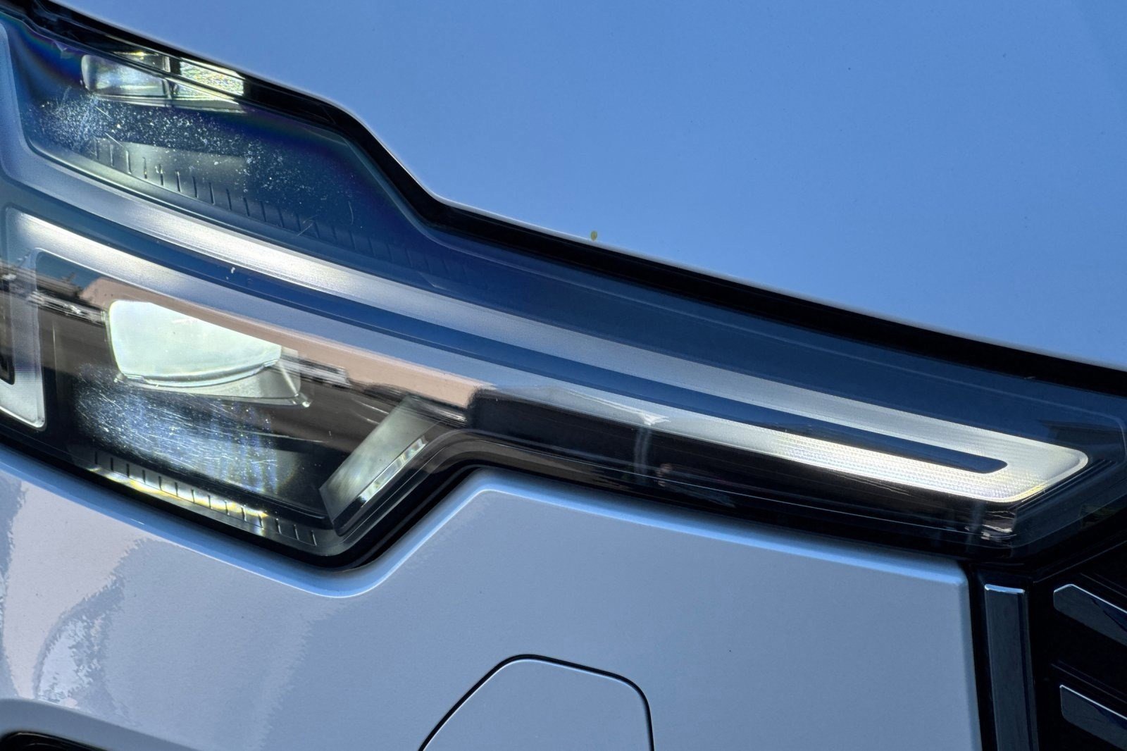 Used 2025 Volvo XC90 B6 Ultra w/ Protection Package Premier image 11