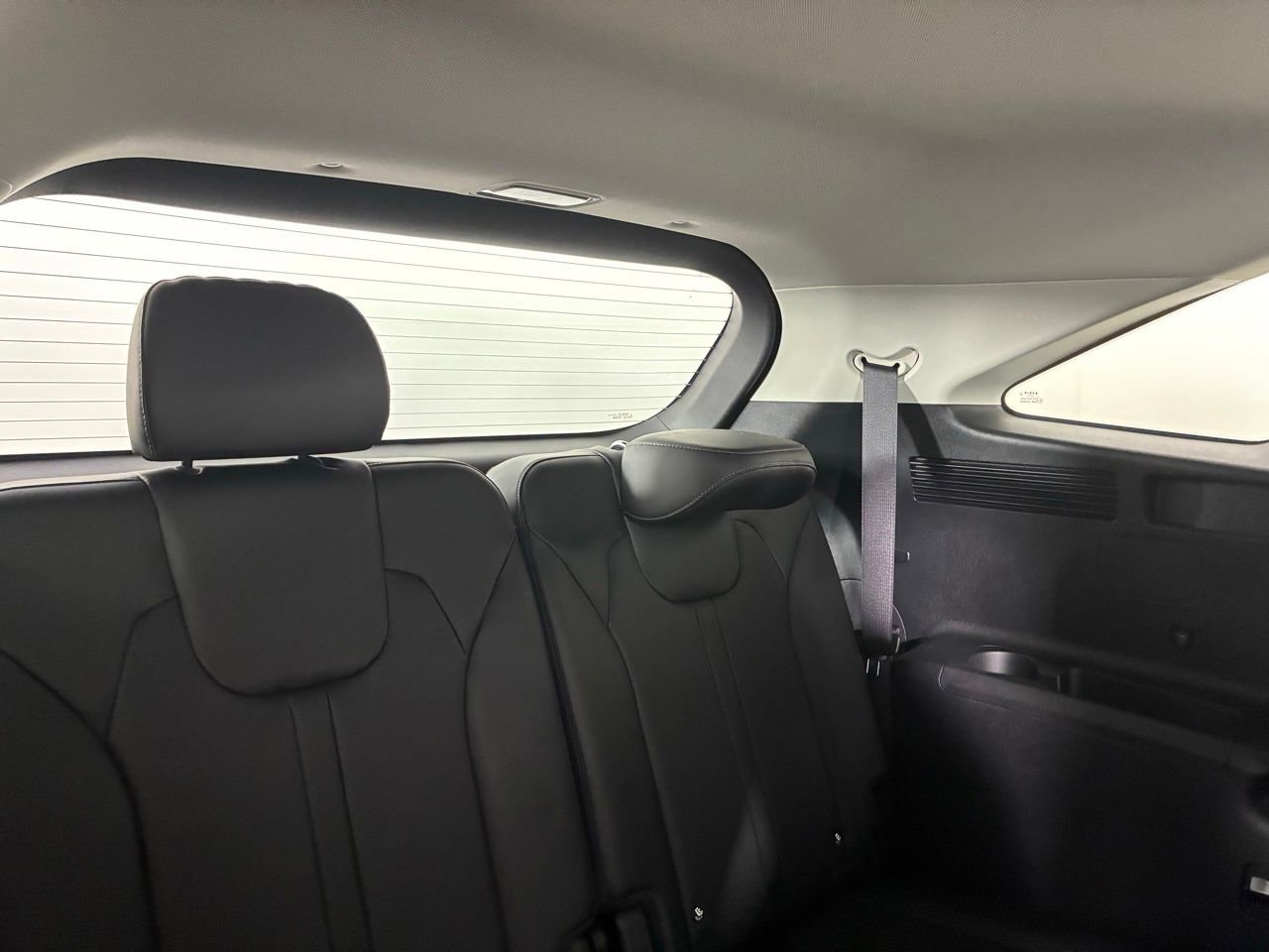 Used 2025 Kia Sorento SX image 35