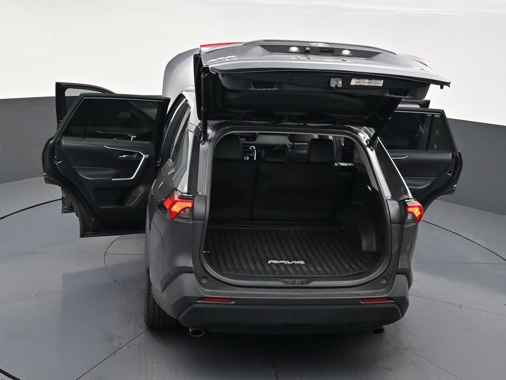 Used 2022 Toyota RAV4 XLE Premium AWD/4WD image 33