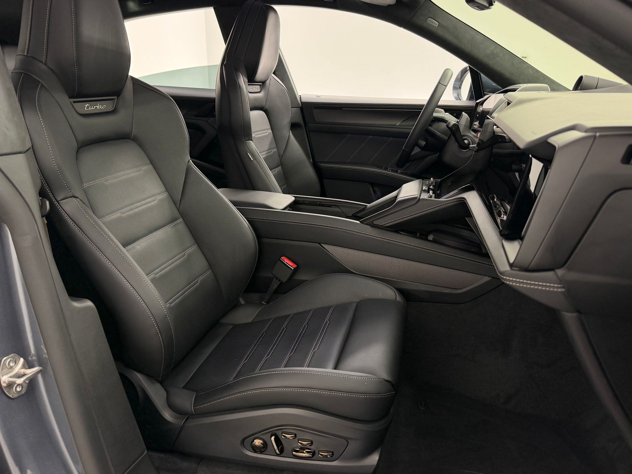 New 2026 Porsche Cayenne Turbo AWD/4WD image 24