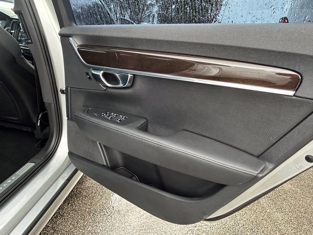 Used 2019 Volvo S90 T5 Momentum AWD/4WD image 33