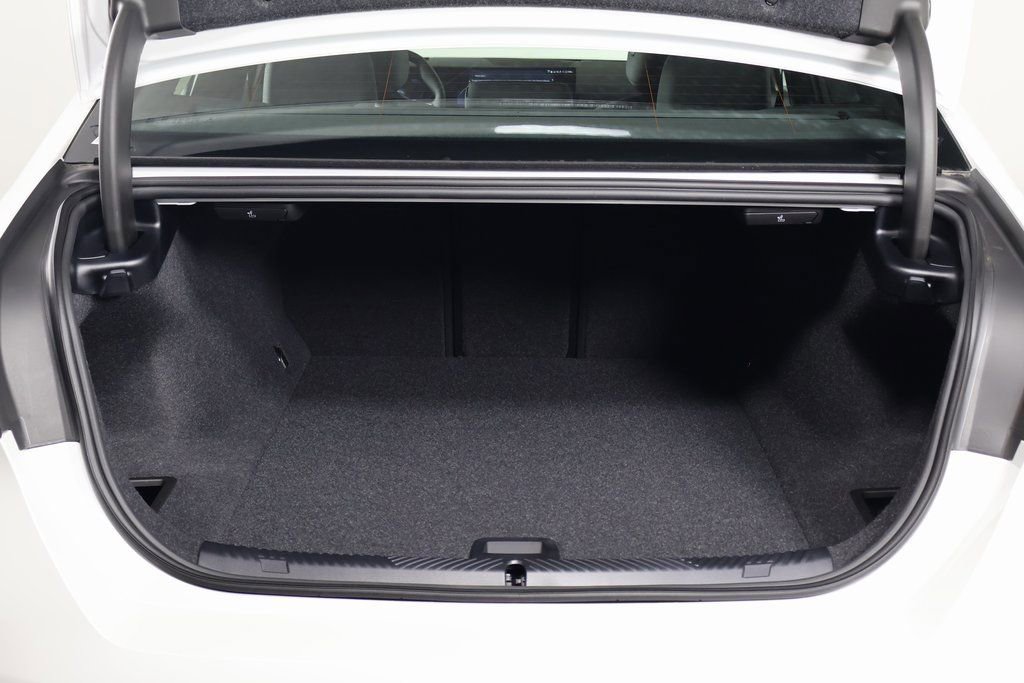 New 2026 BMW i5 eDrive40 w/ Executive Package image 8