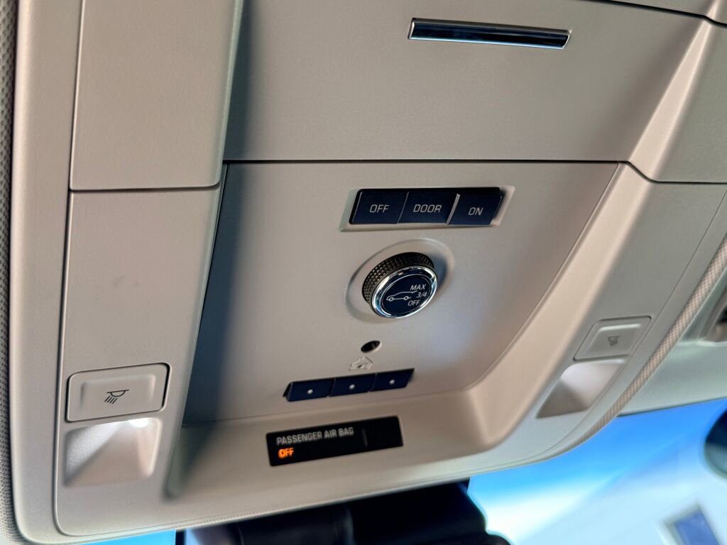 Used 2019 GMC Yukon XL SLE w/ Convenience Package image 8