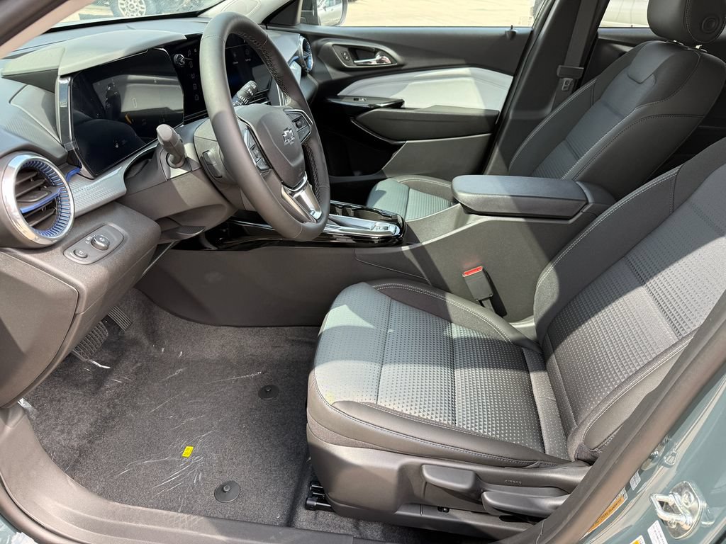 New 2026 Chevrolet Trax LT w/ Driver Confidence Package FWD image 14