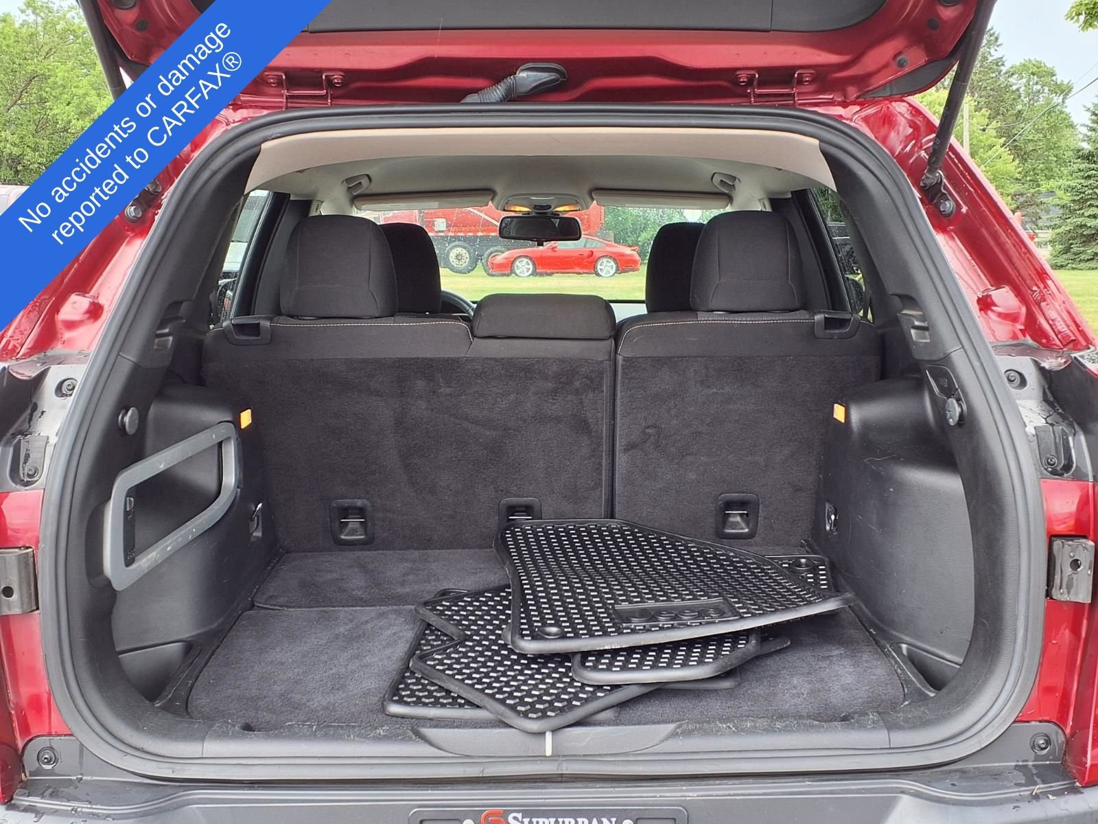 Used 2015 Jeep Cherokee Latitude w/ Cold Weather Group AWD/4WD image 12
