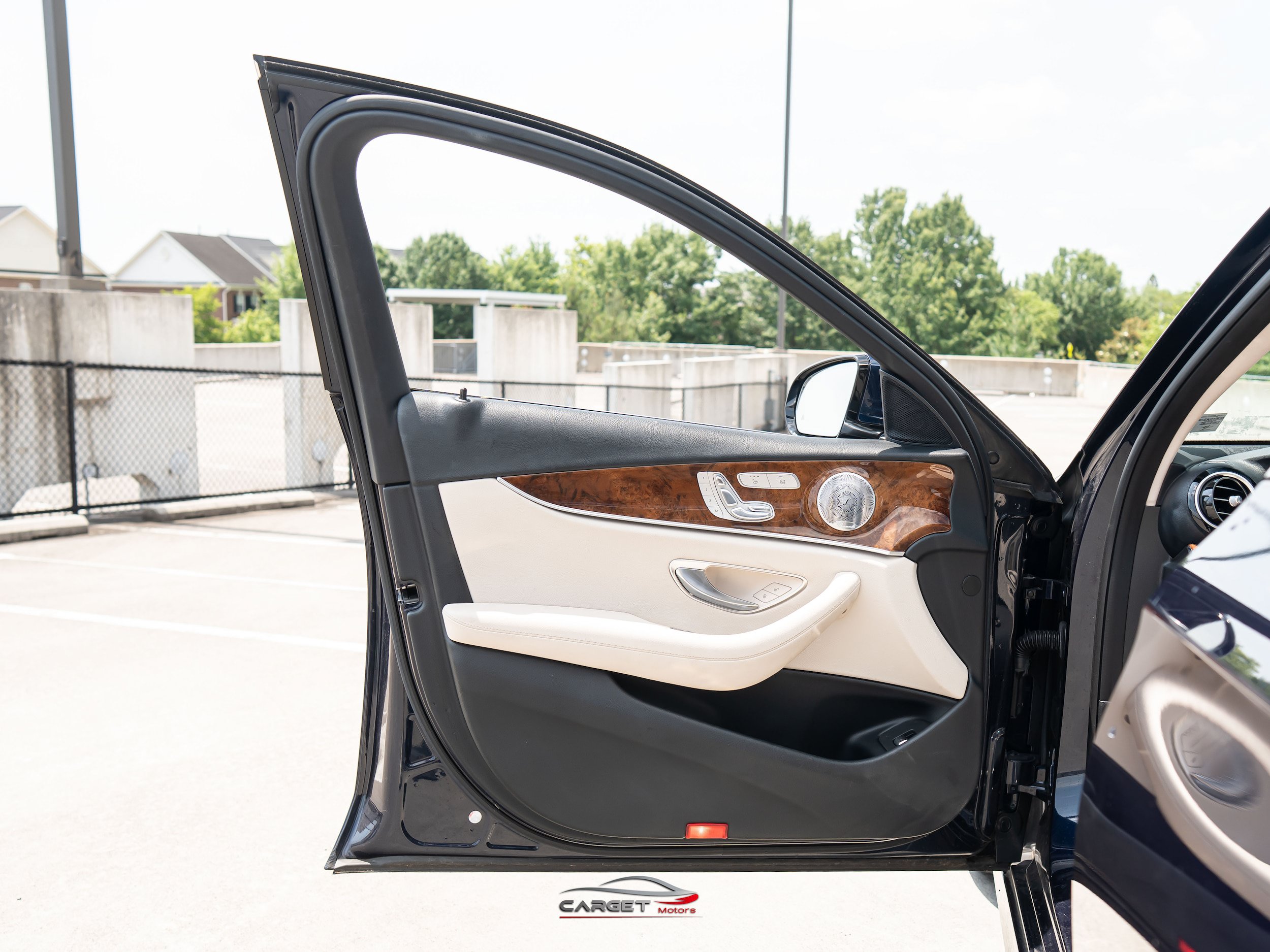 Used 2017 Mercedes-Benz E 300 4MATIC image 42