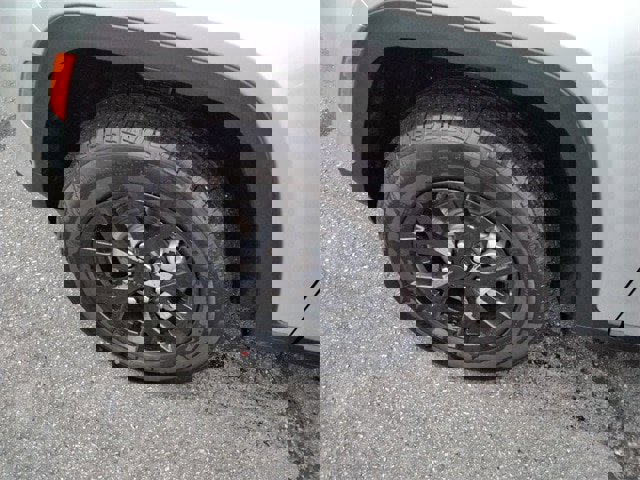 New 2025 Jeep Grand Cherokee Altitude image 21