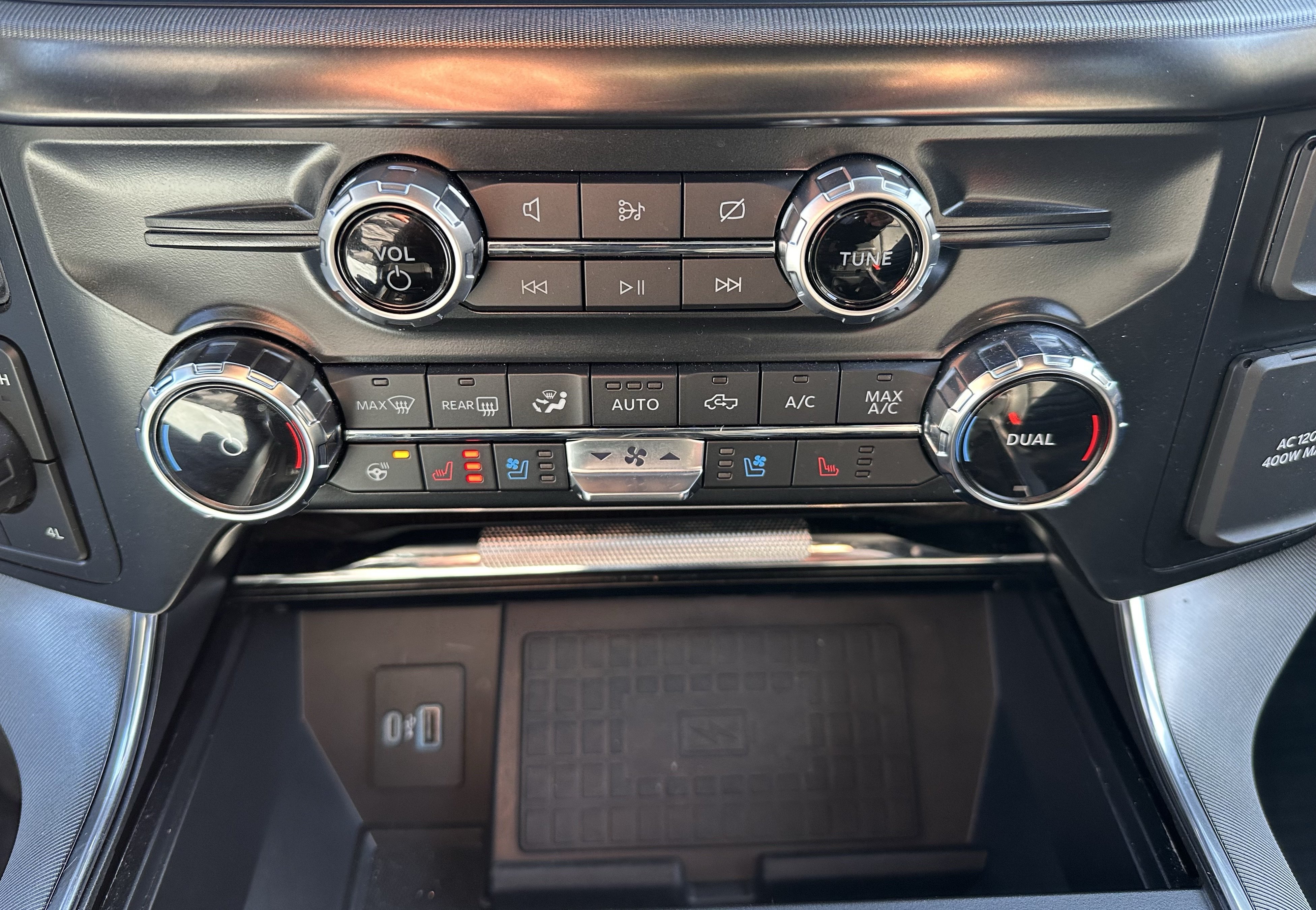 Used 2022 Ford F150 Platinum w/ Trailer Tow Package AWD/4WD image 30