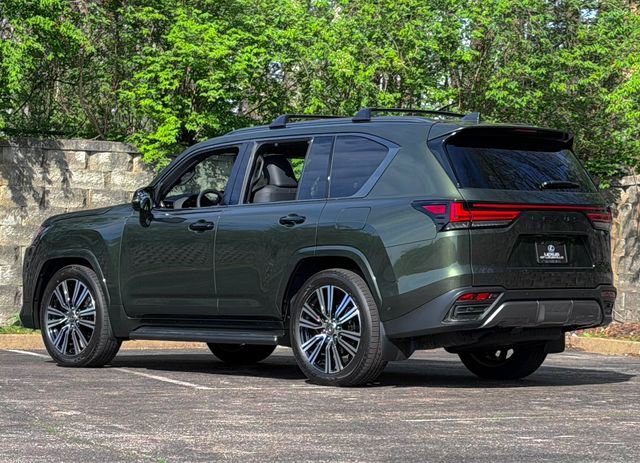 New 2026 Lexus LX 700h Luxury image 5