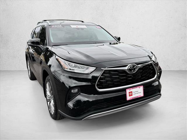 Certified 2025 Toyota Highlander Platinum image 3