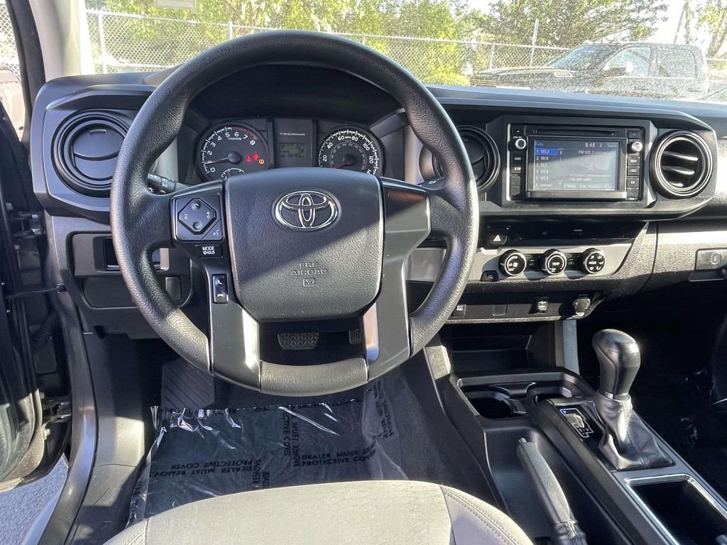 Used 2016 Toyota Tacoma SR image 12