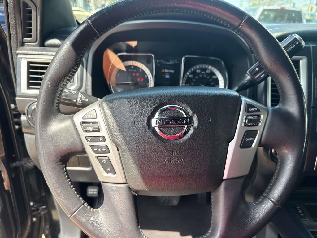 Used 2018 Nissan Titan SV w/ SV Convenience Package image 20