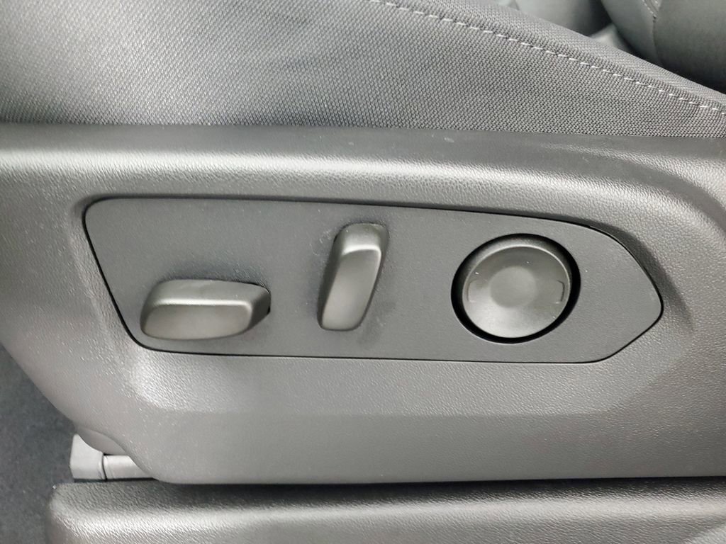 New 2026 Chevrolet Tahoe LS image 28