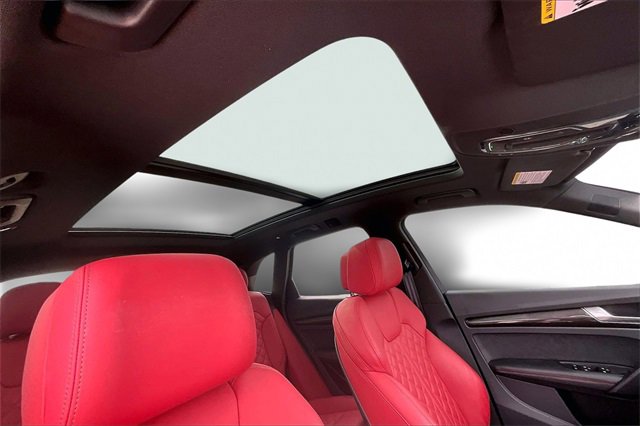 Used 2024 Audi SQ5 Prestige w/ Prestige Package image 17