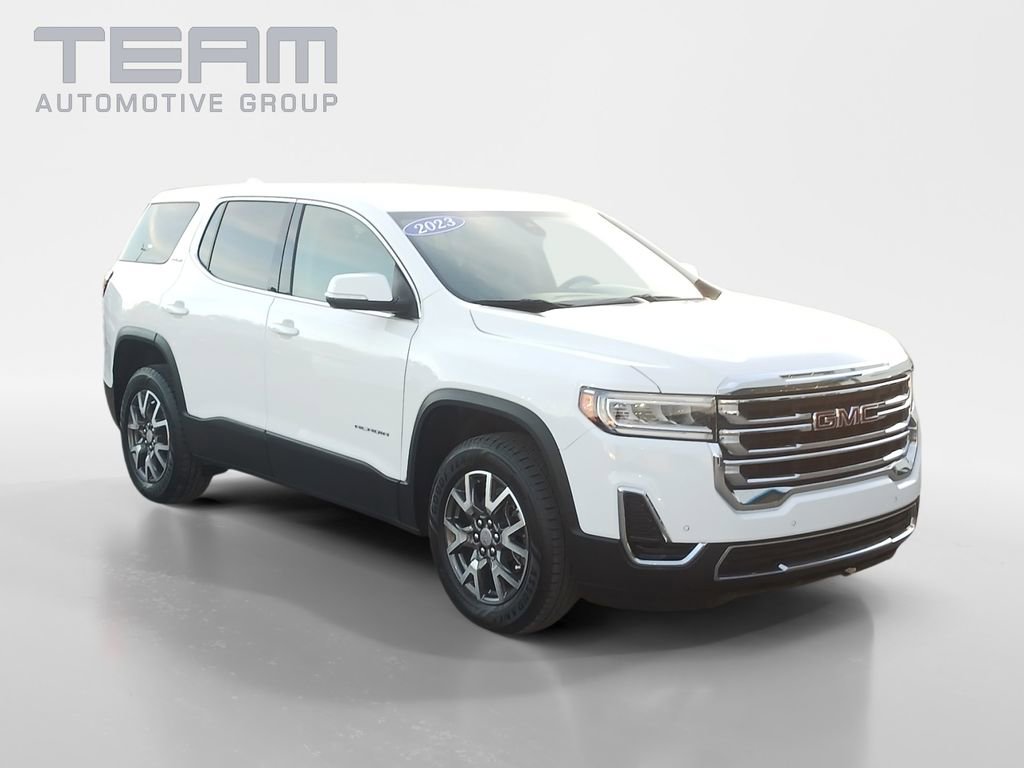 Used 2023 GMC Acadia SLE image 1