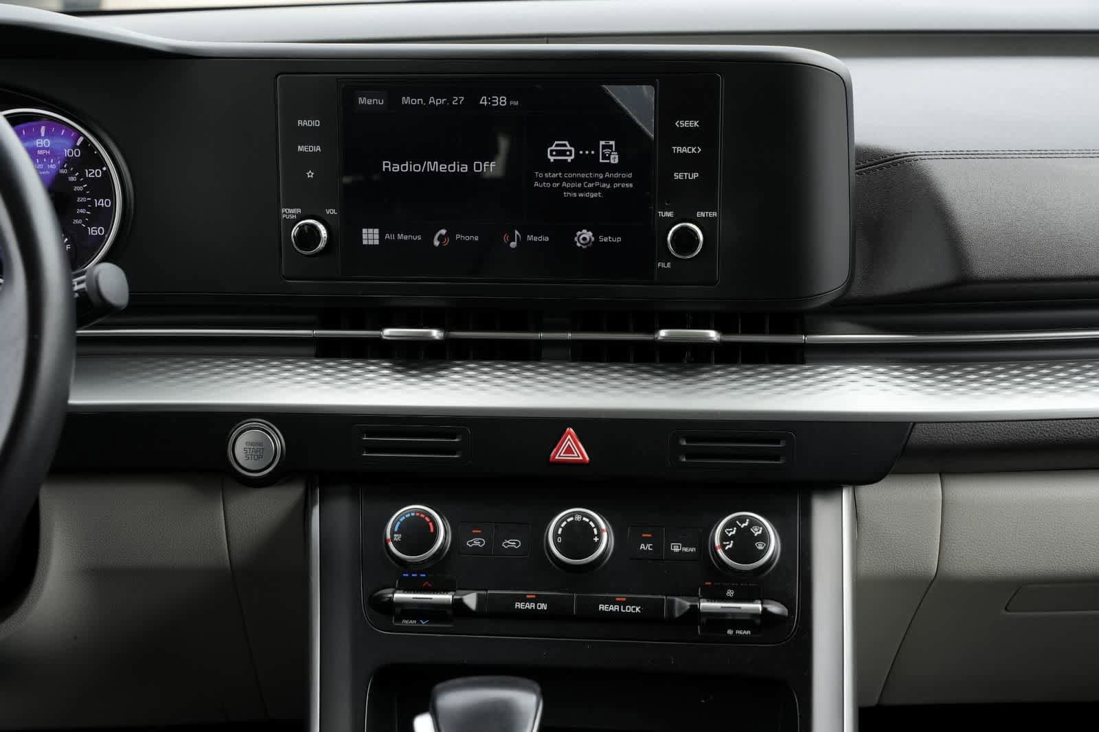Used 2024 Kia Carnival LX FWD image 13
