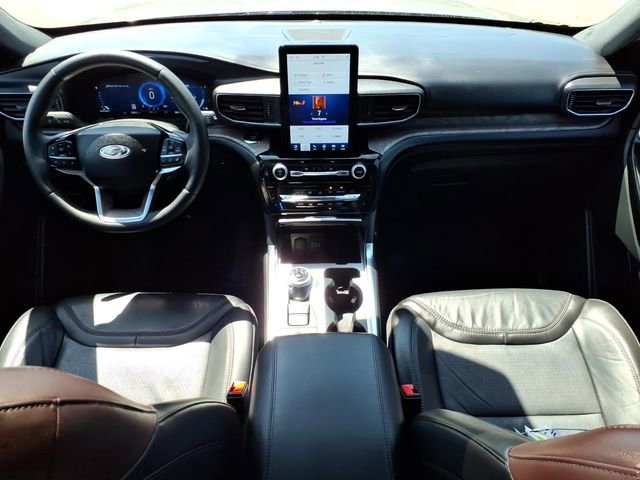 Certified 2023 Ford Explorer Platinum w/ Technology Package AWD/4WD image 29