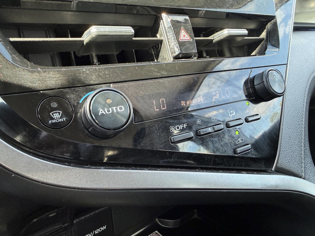 Used 2023 Toyota Camry XSE image 17