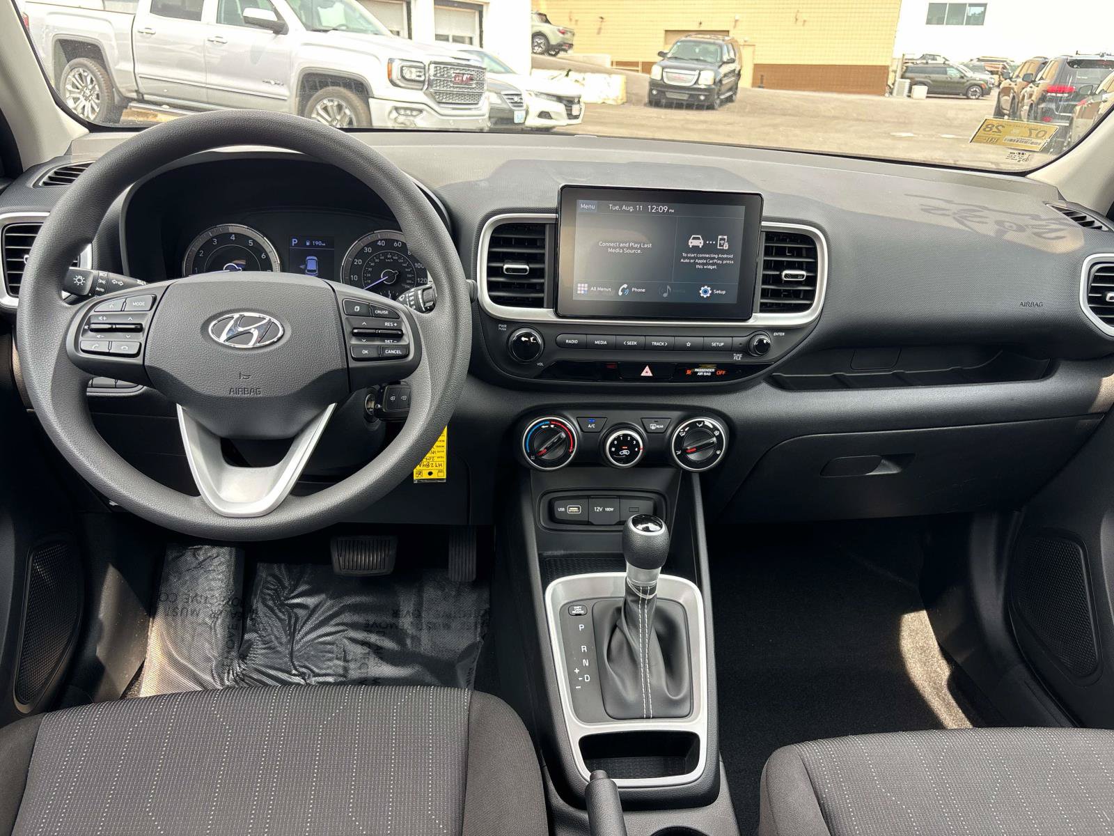 Certified 2022 Hyundai Venue SE w/ Cargo Package FWD image 13