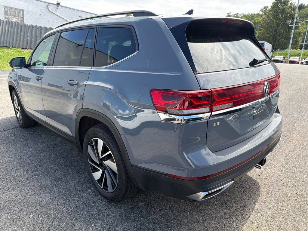 Used 2025 Volkswagen Atlas SE AWD/4WD image 8