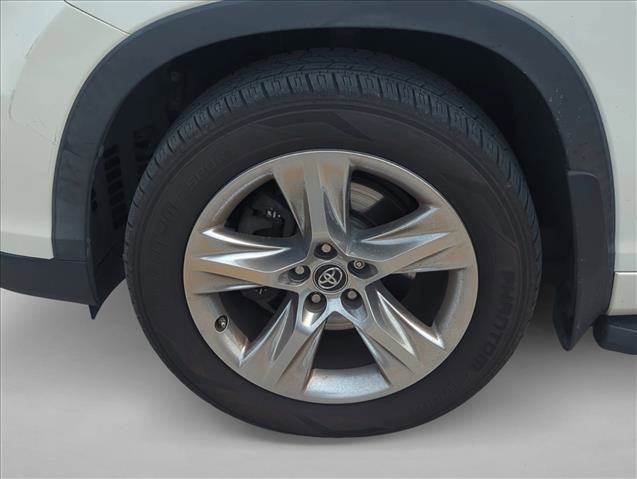 Used 2016 Toyota Highlander Limited Platinum AWD/4WD image 6
