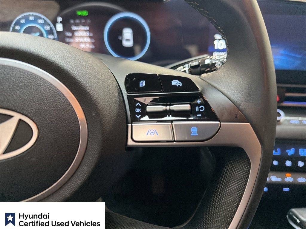Used 2025 Hyundai Elantra SEL FWD image 22
