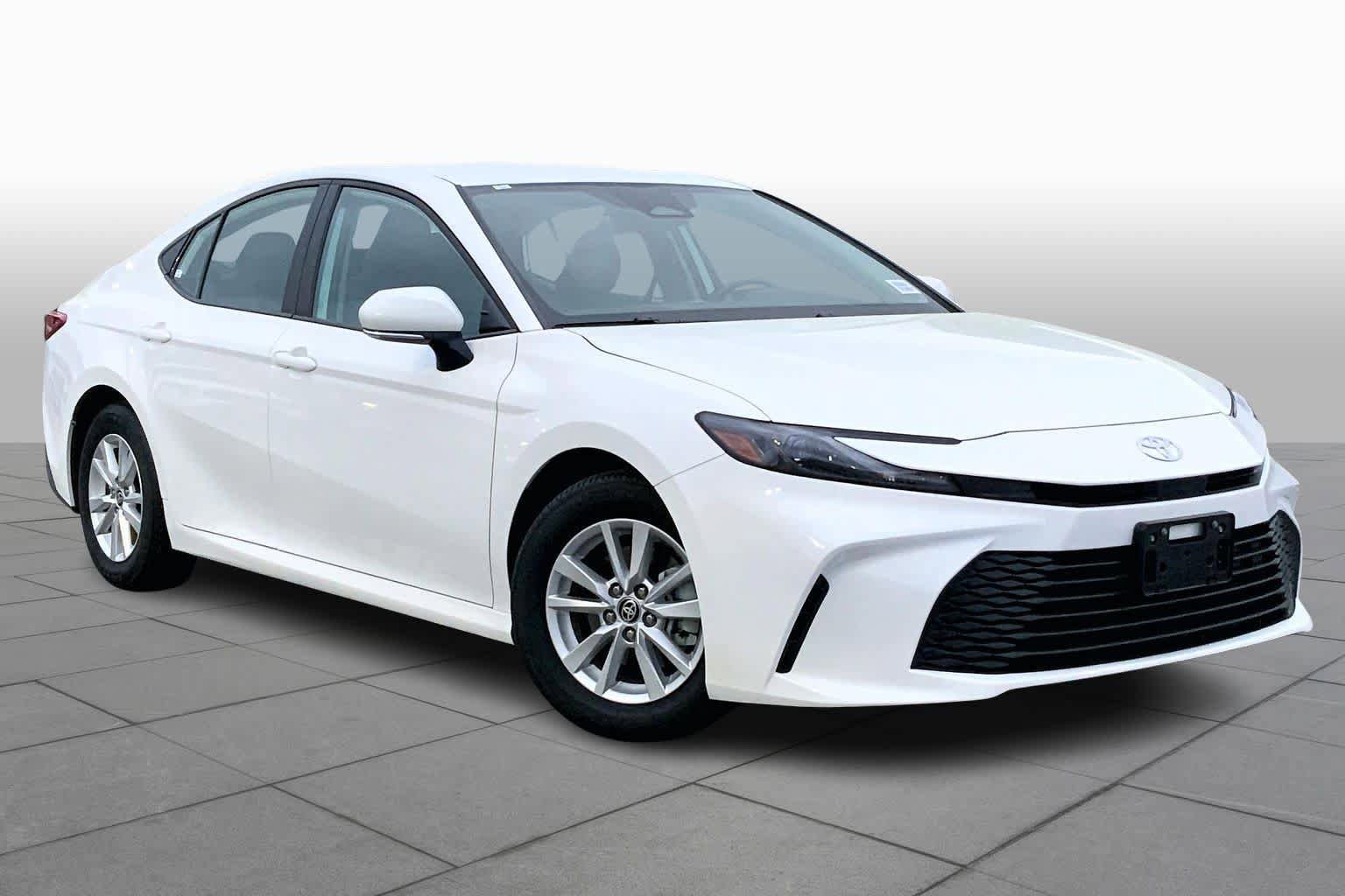 Used 2025 Toyota Camry LE w/ Convenience Package image 3