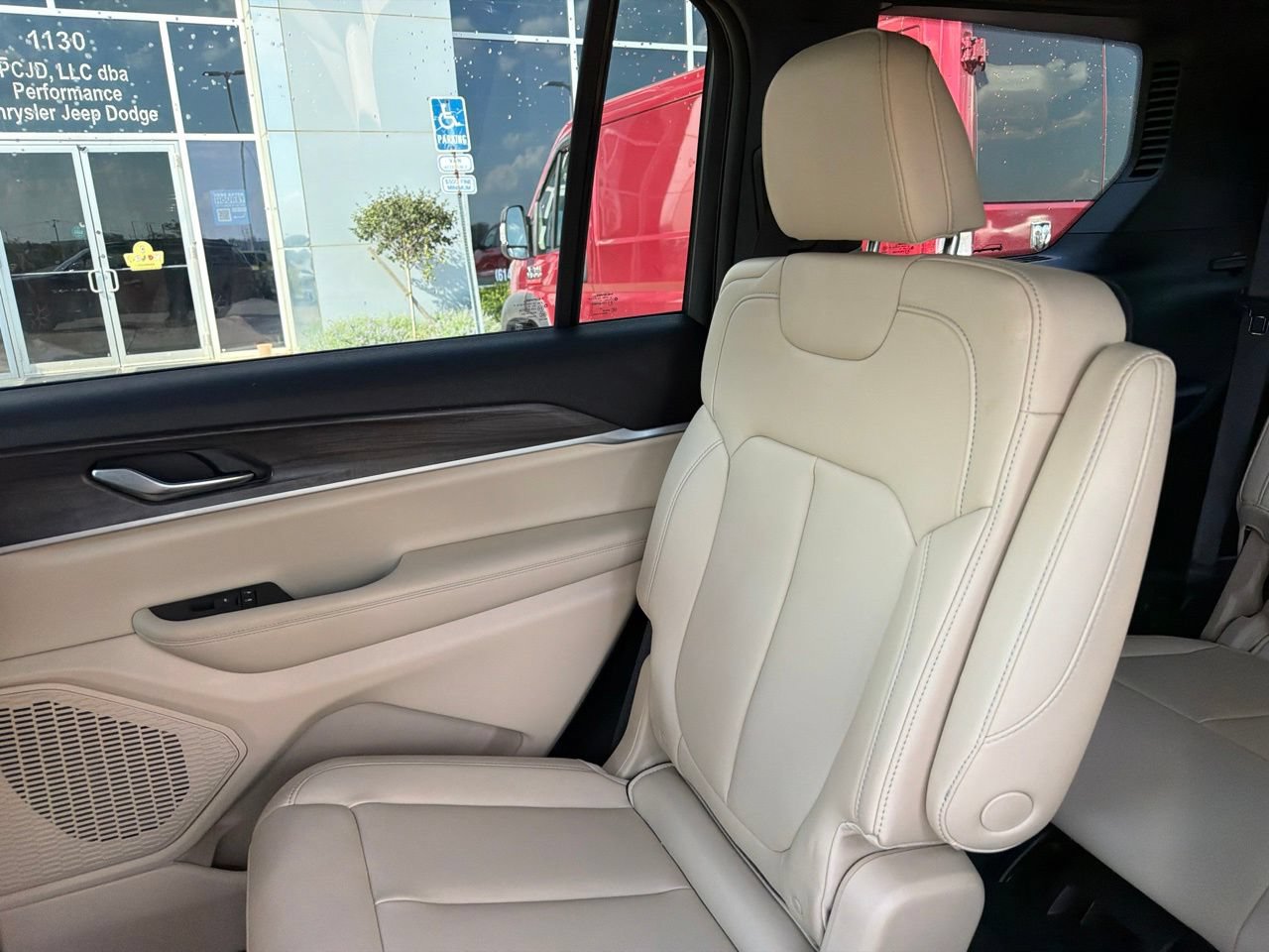 Used 2025 Jeep Grand Cherokee L Limited AWD/4WD image 21