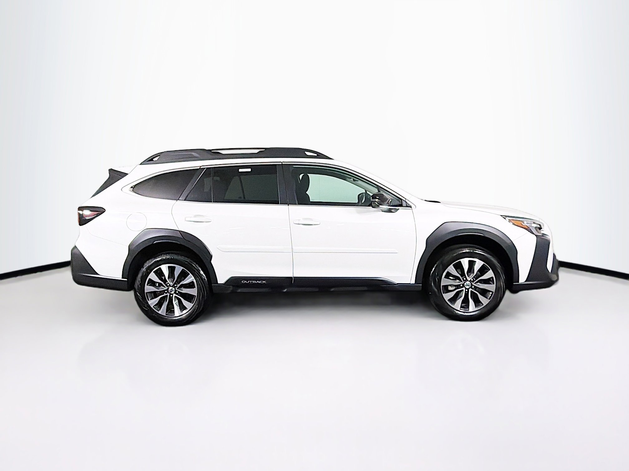 Used 2025 Subaru Outback Limited image 9