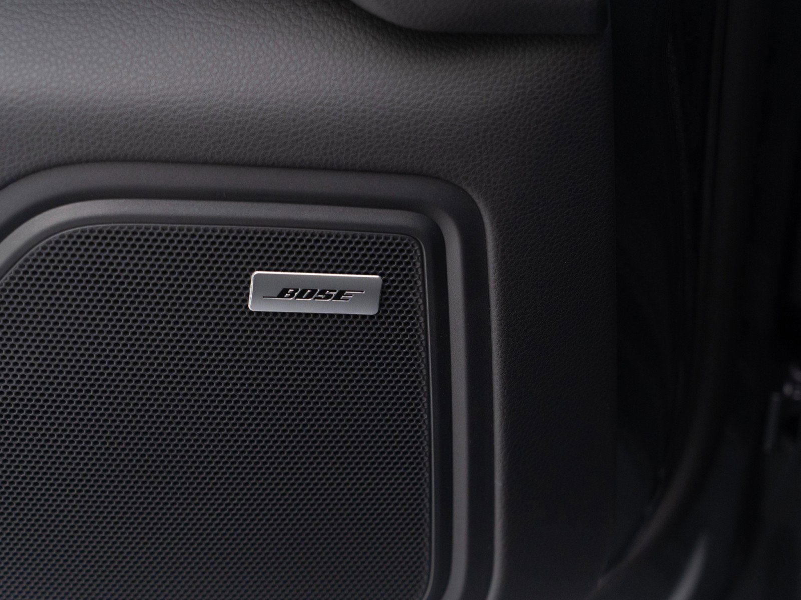 New 2026 Porsche Macan image 22