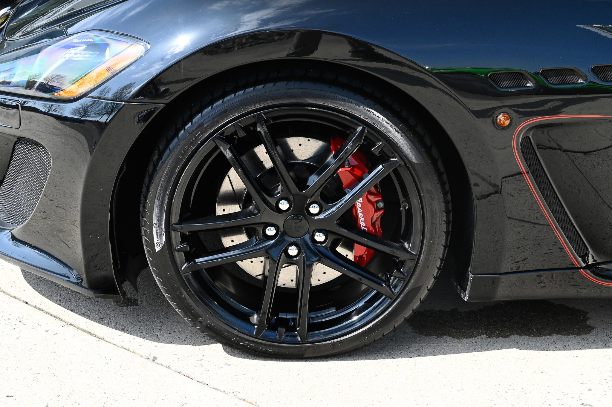 Used 2017 Maserati GranTurismo MC image 9
