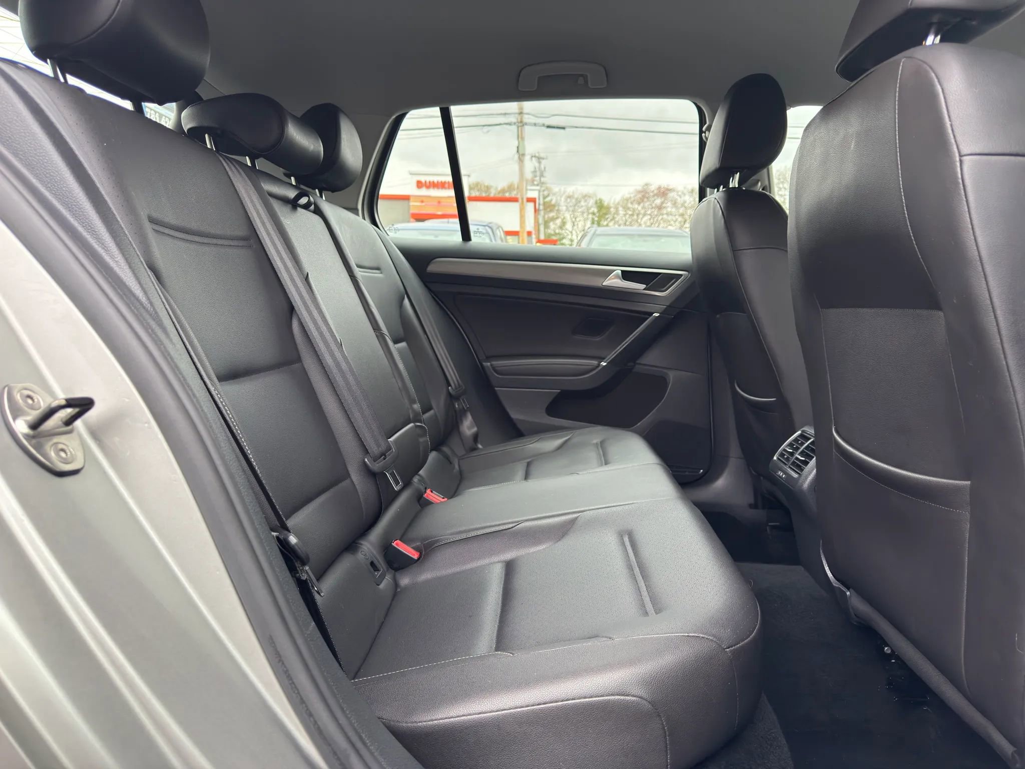 Used 2015 Volkswagen Golf TDI S FWD image 21