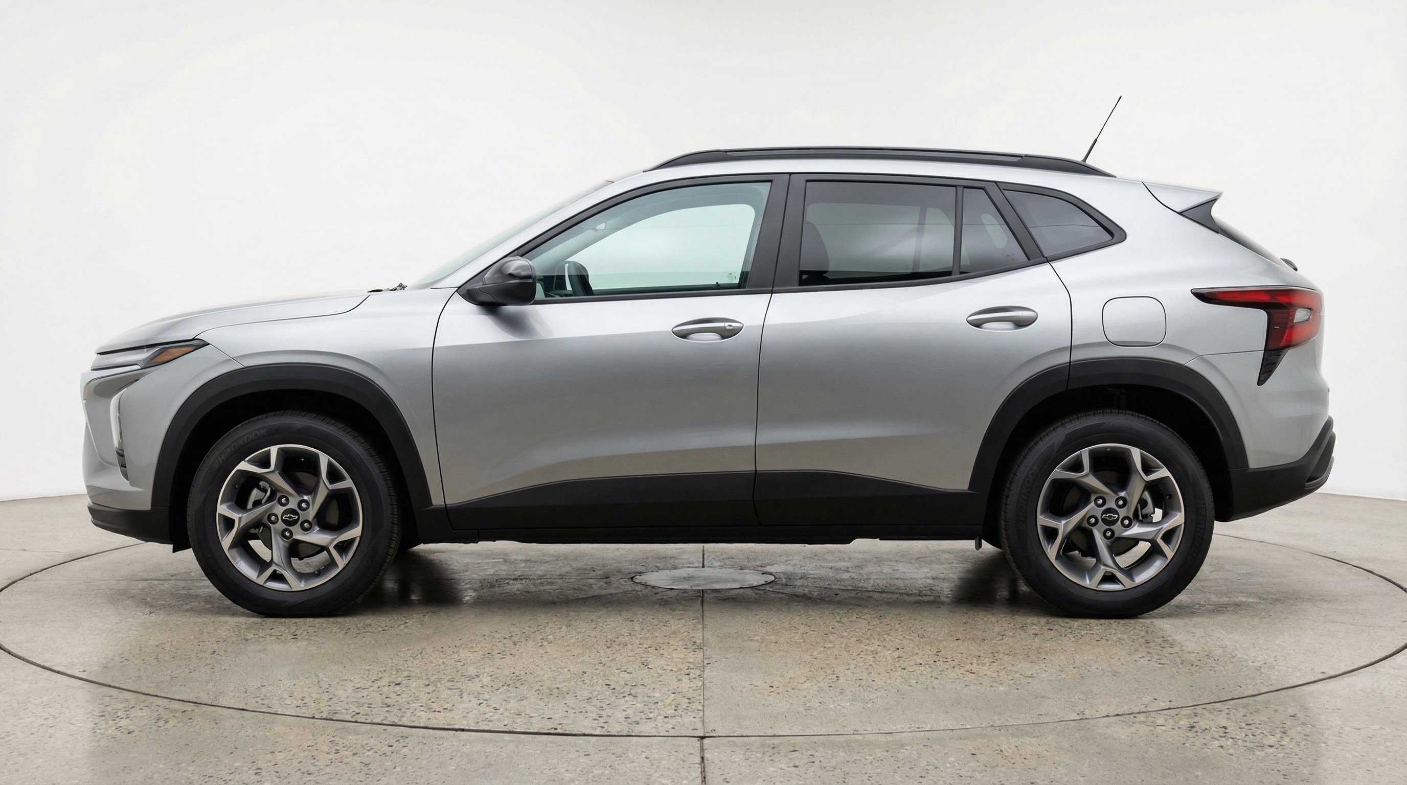 Used 2025 Chevrolet Trax LT image 5