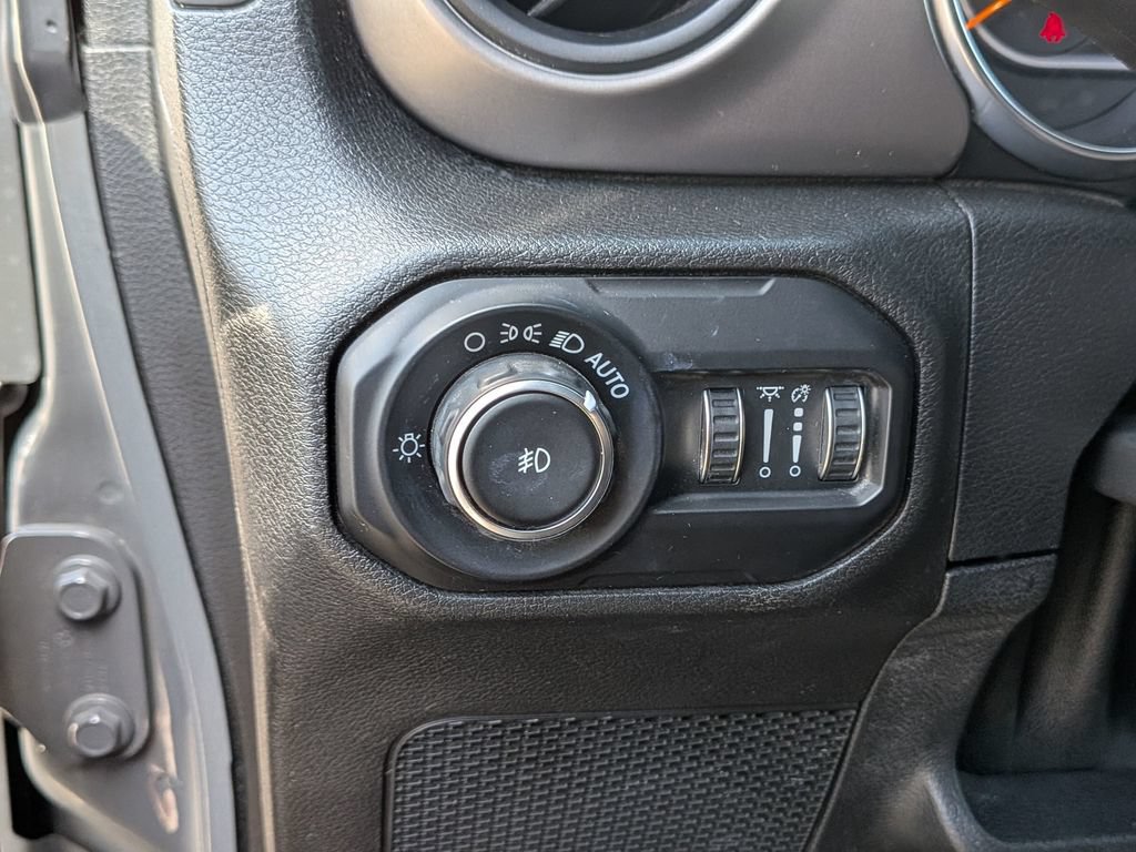 Used 2020 Jeep Wrangler Sport AWD/4WD image 16
