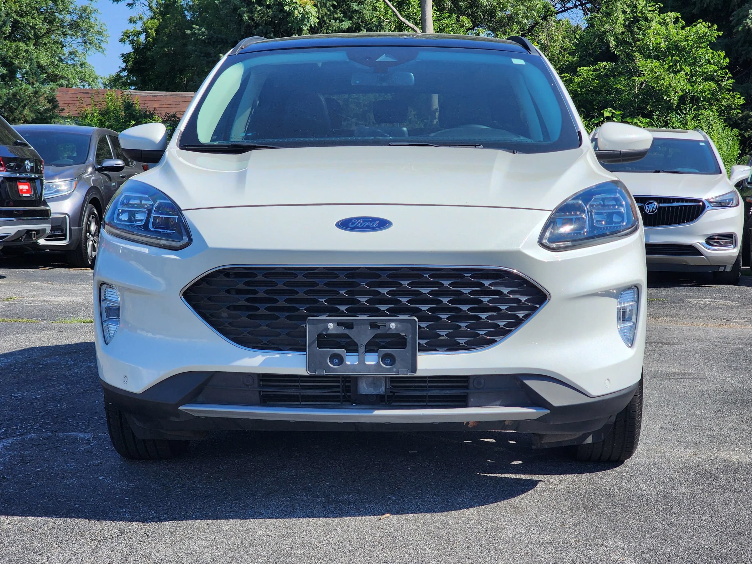 Used 2022 Ford Escape Titanium w/ Class II Trailer Tow Package AWD/4WD image 2