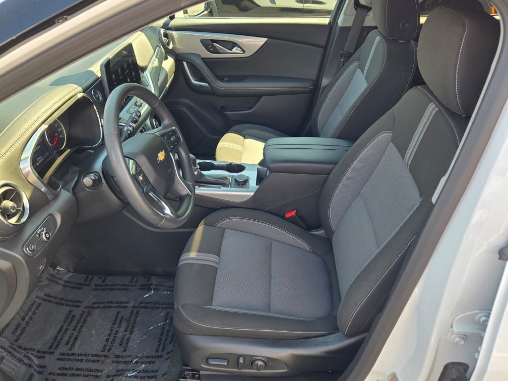 Certified 2025 Chevrolet Blazer LT FWD image 22