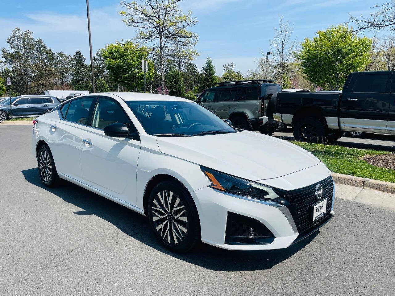 Used 2025 Nissan Altima 2.5 SV image 5
