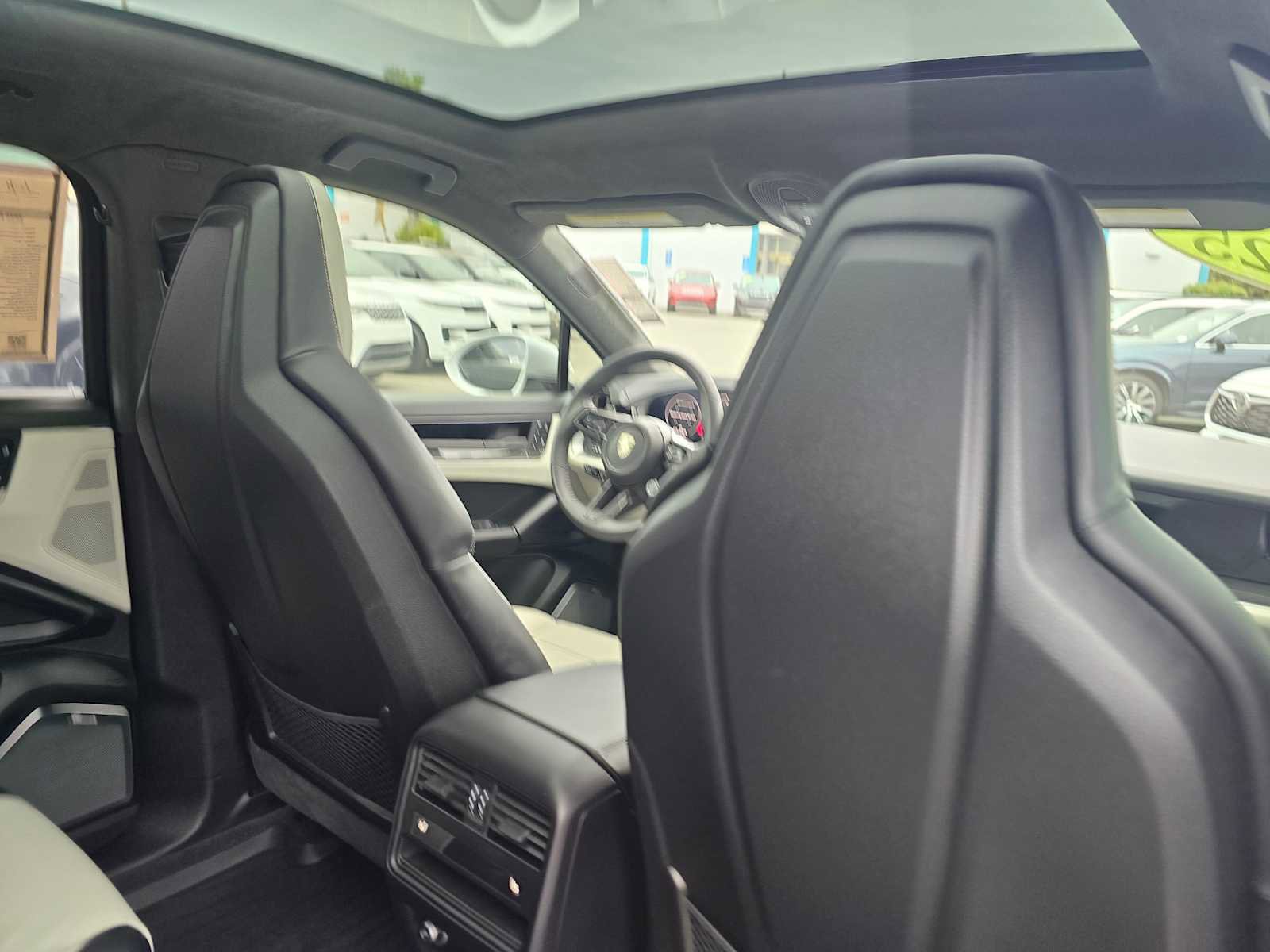 Used 2025 Porsche Cayenne Turbo image 15