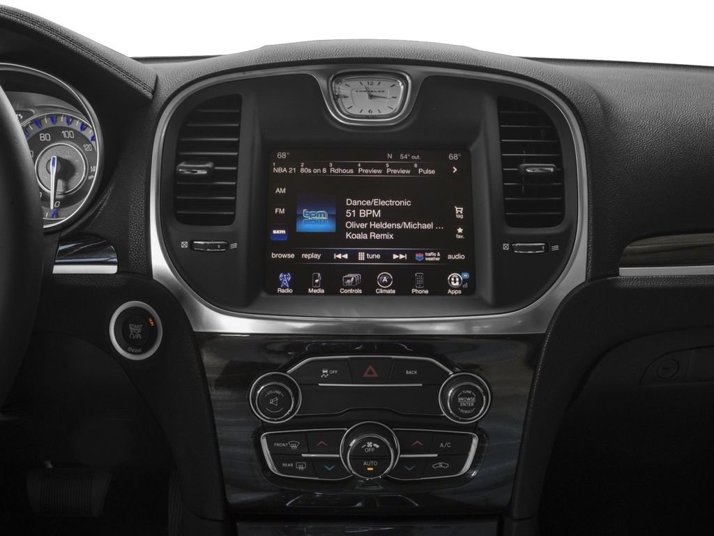 Used 2016 Chrysler 300 Limited RWD image 7