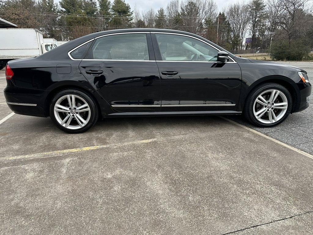 Used 2015 Volkswagen Passat 1.8T SEL Premium FWD image 8