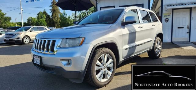 Used 2012 Jeep Grand Cherokee Laredo AWD/4WD image 2