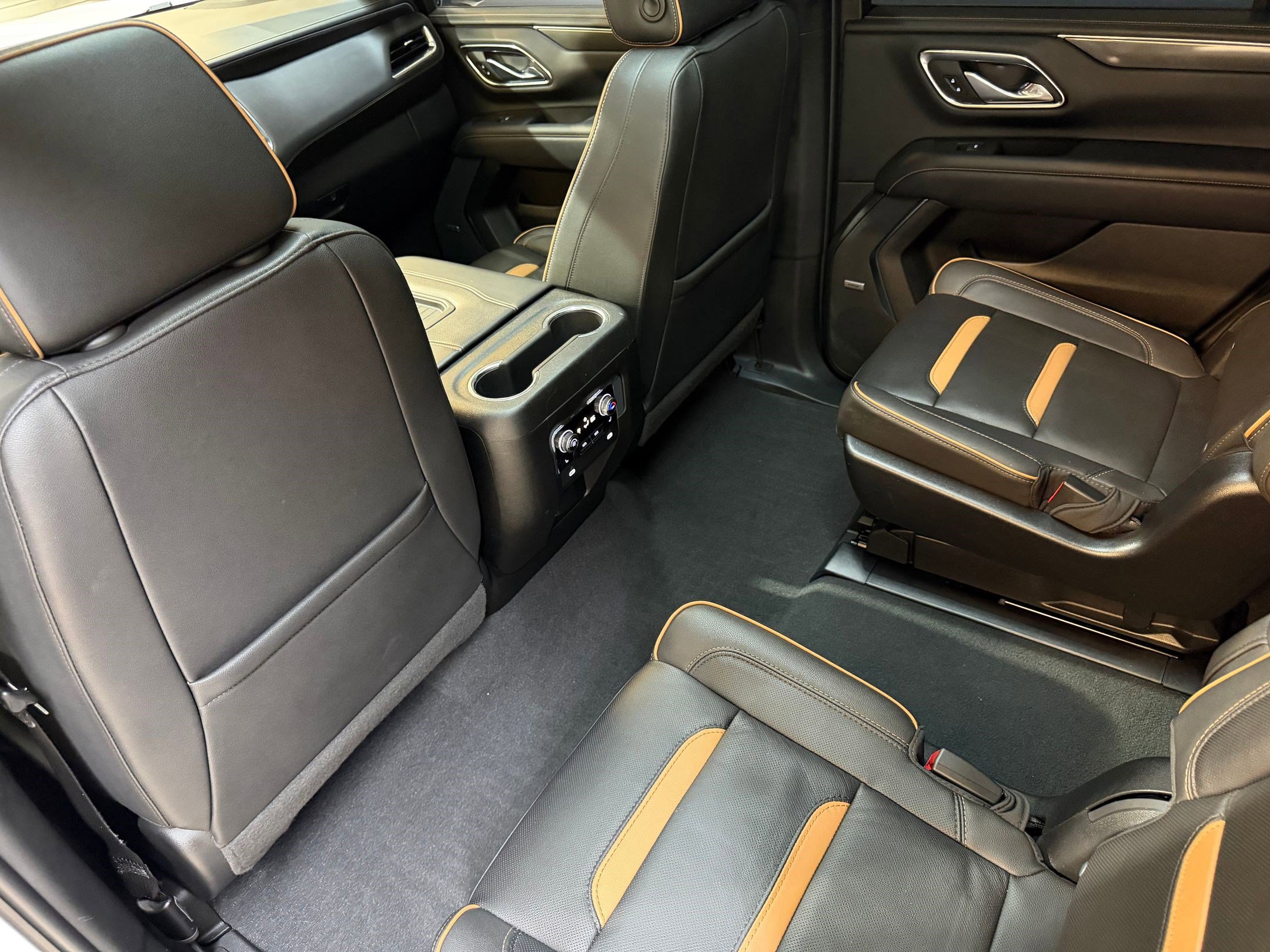 Used 2023 GMC Yukon AT4 AWD/4WD image 38