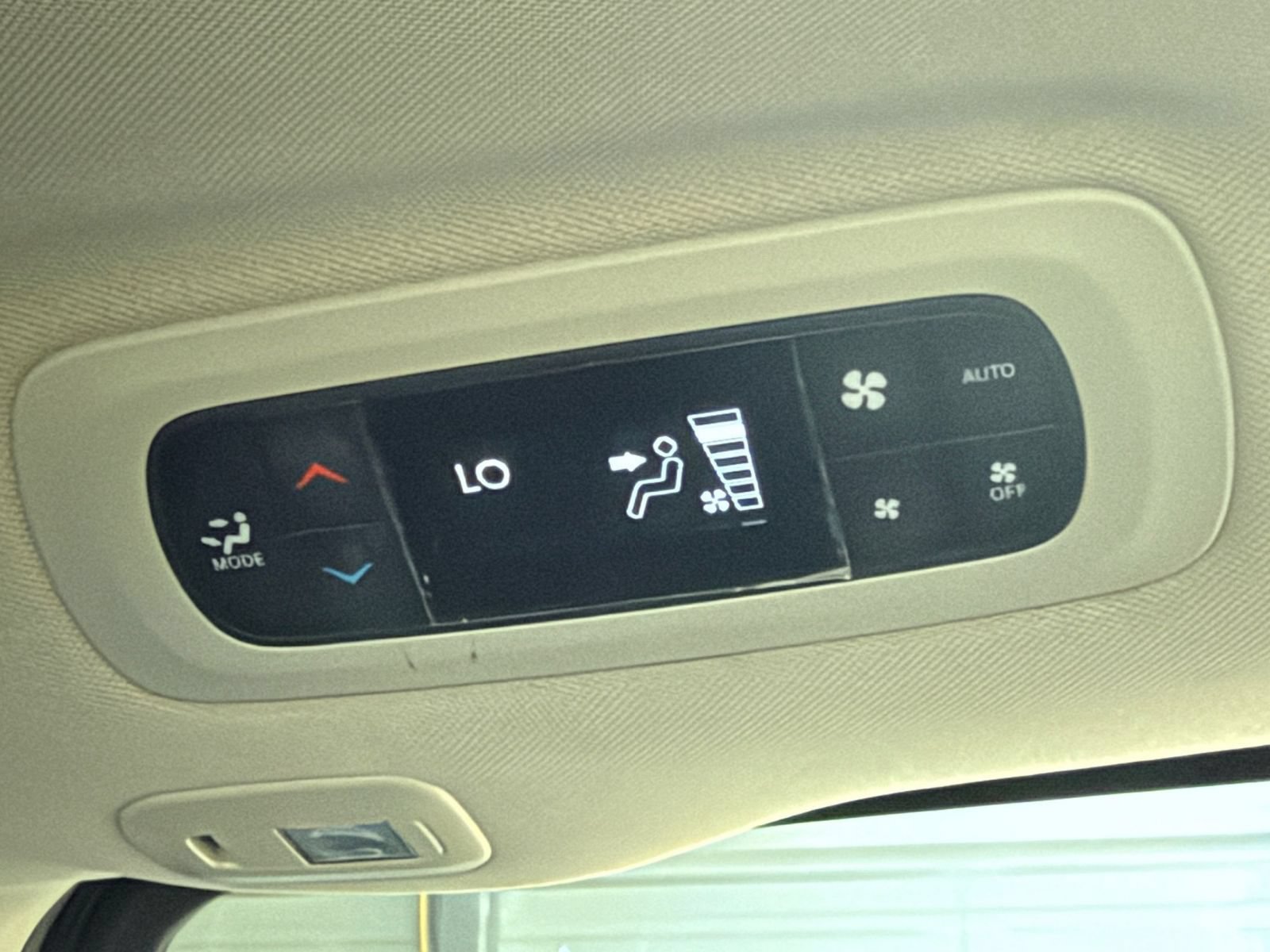 Used 2023 Chrysler Pacifica Limited FWD image 22