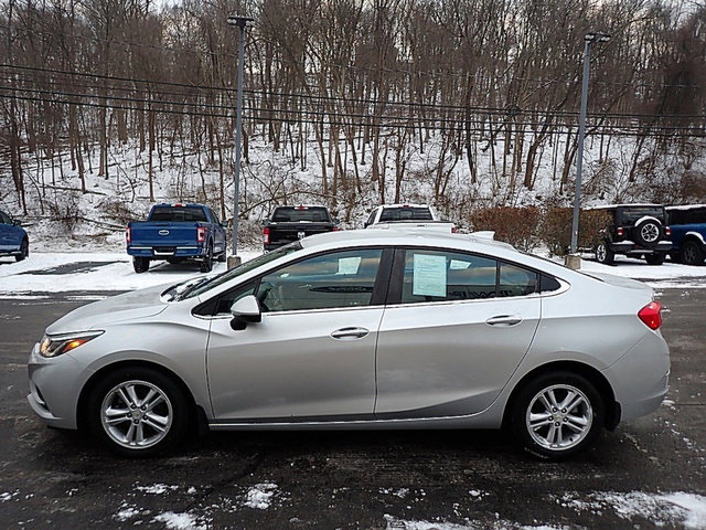 Used 2017 Chevrolet Cruze LT w/ Convenience Package image 6
